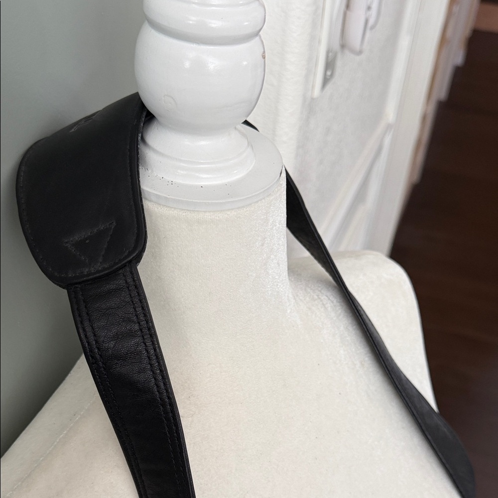 Tumi Black Leather Men's Bag - Picture 2 of 13